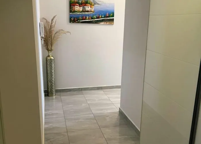 Albania Dream Beachfront Apartament Saranda