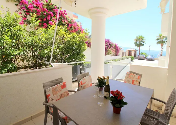 Albania Dream Beachfront * Saranda